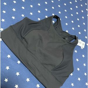 Lululemon everlux high neck train bra.
